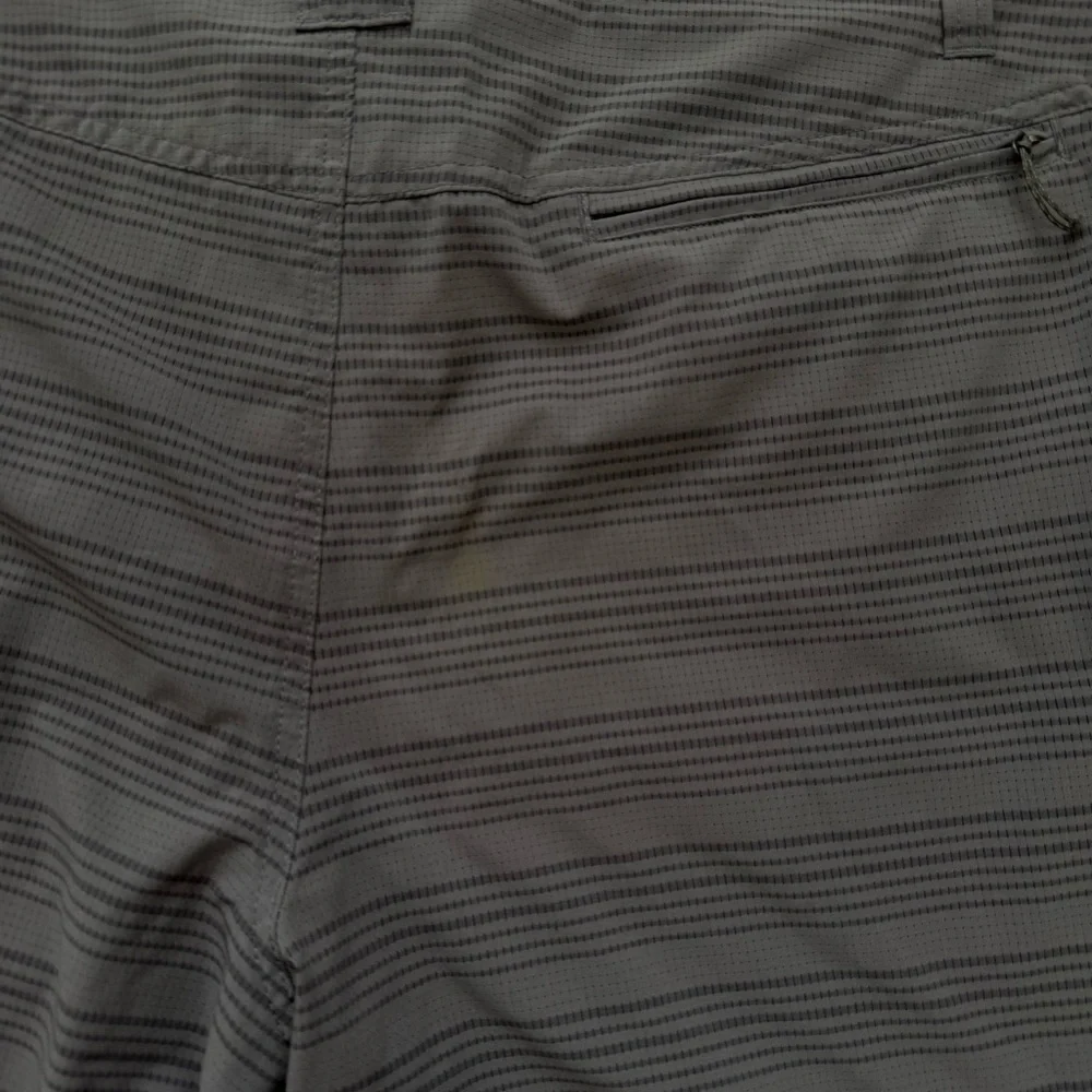 Kuhl Upriser Grizzly Stripe Shorts Men's 40 Gray Quick Dry‎ Performance Outdoor